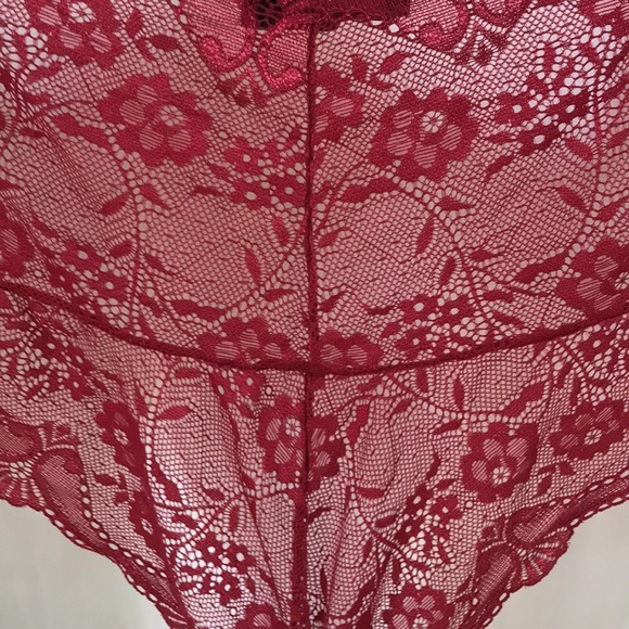 Avid Love sz Small lace bodysuit Haler top scalloped edge deep wine red sheer - Picture 7 of 13